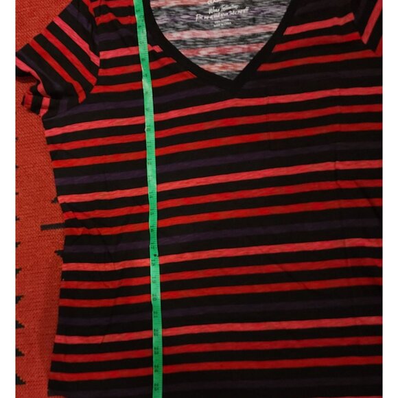 Torrid Women's V-Neck Striped Short Sleeve Classic Fit Top Size 0 Black/Red/Purp - Picture 7 of 9